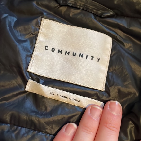 Community // Aritzia Diem Black Light Puffer Jacket - Picture 4 of 6